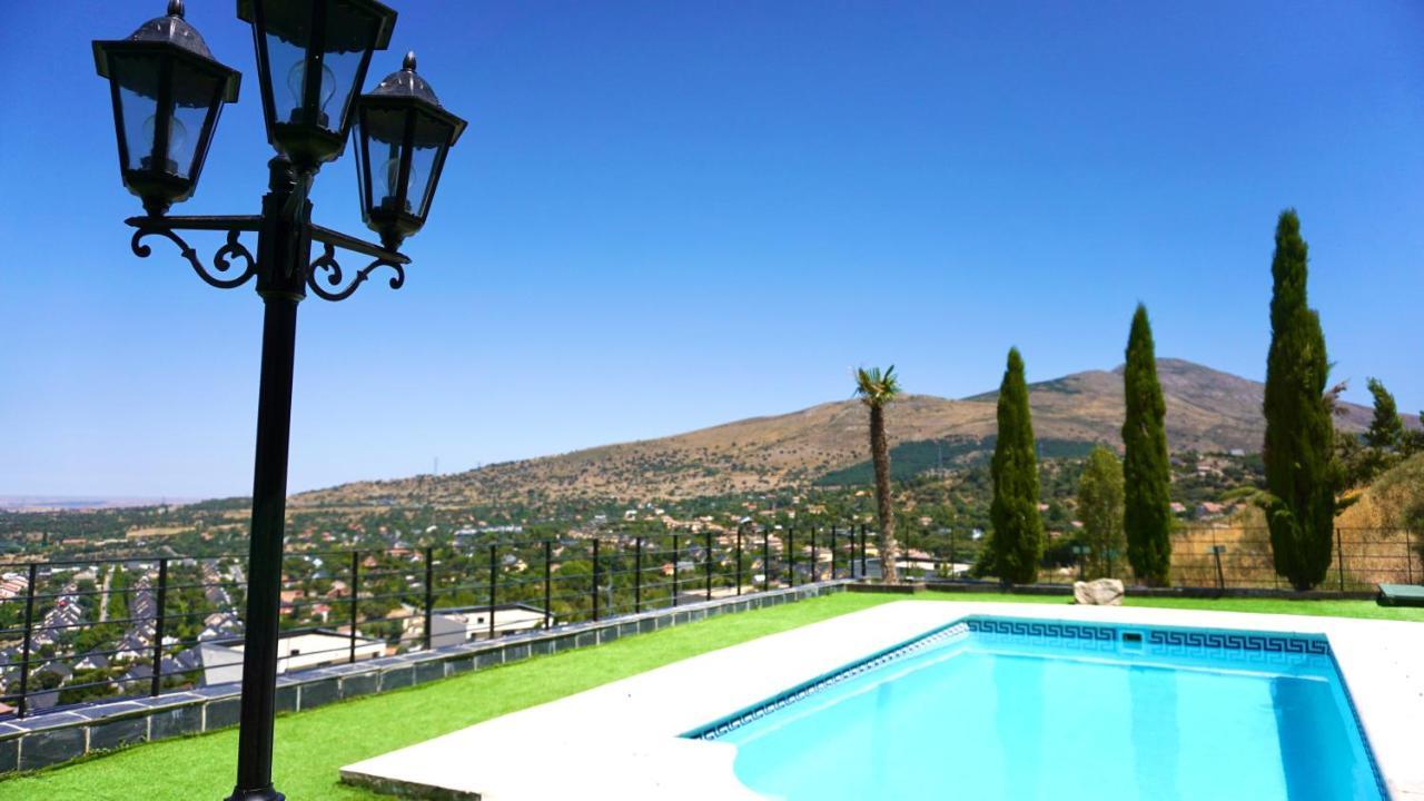 Villa Los Angeles El Espinar Ngoại thất bức ảnh