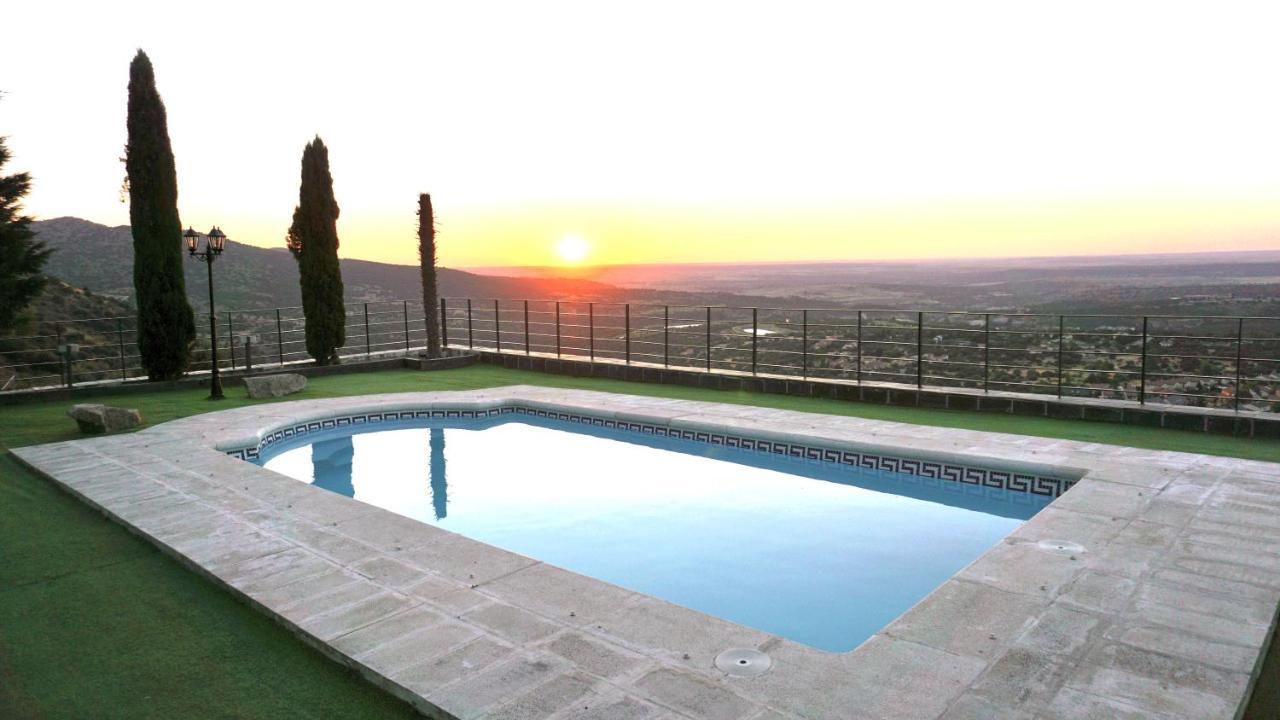 Villa Los Angeles El Espinar Ngoại thất bức ảnh